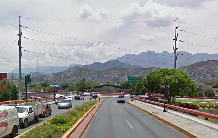 Diseño original del poste de transición de 115 kV en Monterrey